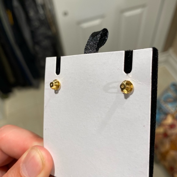 100% Authentic Brilliant Cut Diamond Studs - Picture 4 of 7